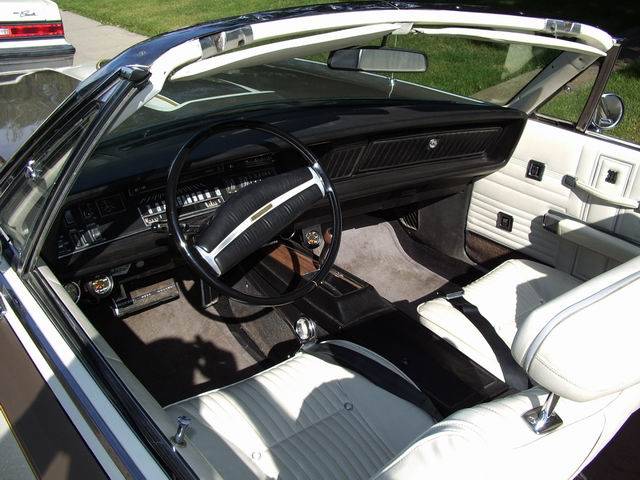 Attached picture 300H Interior.JPG